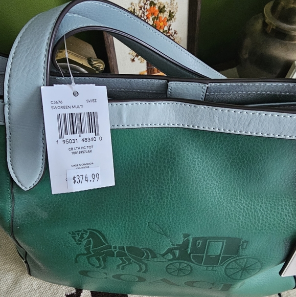 Coach purse with matching wallet. - Picture 2 of 9